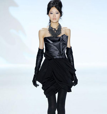 Vera Wang – Renowned Chinese-American Wedding Dress Designer - Culture ...
